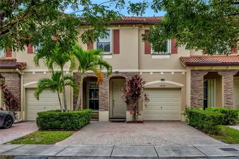 14734 SW 25th St, Miami, FL 33185