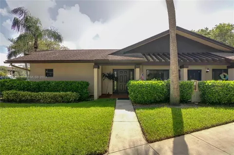 2722 Carambola Cir N #17106, Coconut Creek, FL 33066