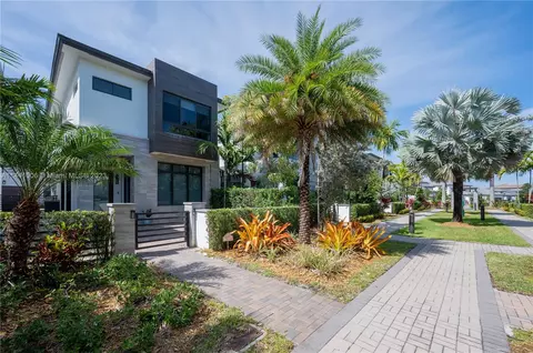 8238 NW 46th St, Doral, FL 33166