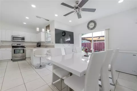 22232 SW 92nd Pl, Cutler Bay, FL 33190