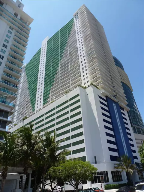 1200 Brickell Bay Dr #2812, Miami, FL 33131