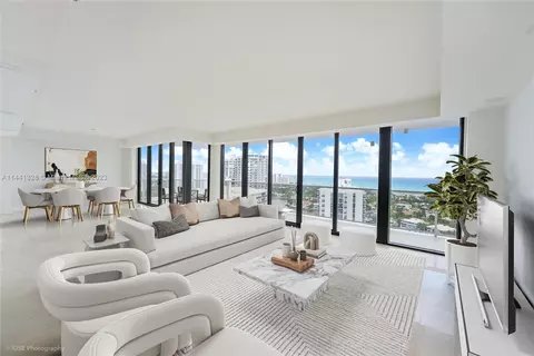20281 E Country Club Dr #2302, Aventura, FL 33180