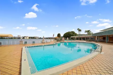 18707 NE 14th Ave #737, Miami, FL 33179