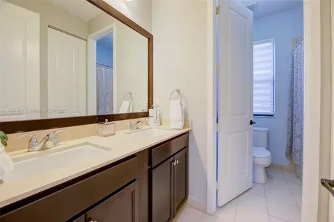 3285 W 95th Ter, Hialeah, FL 33018 photo 35