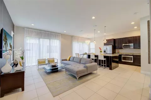 3285 W 95th Ter, Hialeah, FL 33018 photo 7