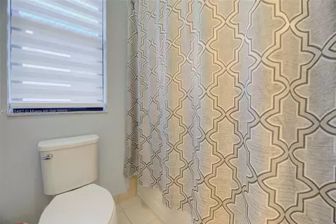 3285 W 95th Ter, Hialeah, FL 33018 photo 36