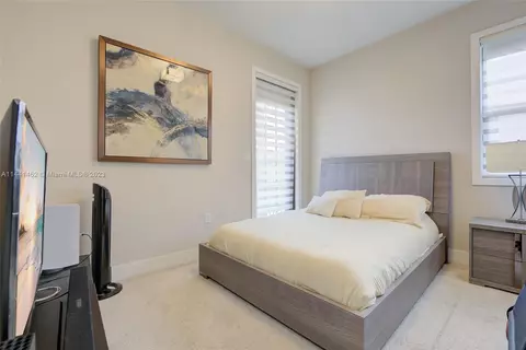 3285 W 95th Ter, Hialeah, FL 33018 photo 31
