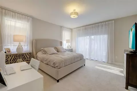 3285 W 95th Ter, Hialeah, FL 33018 photo 24