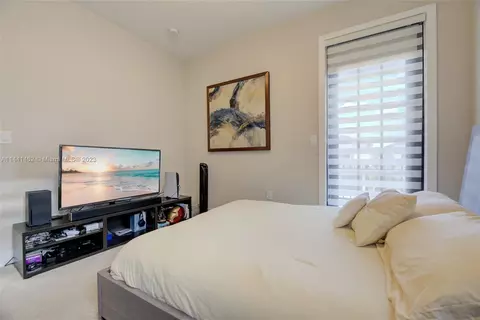 3285 W 95th Ter, Hialeah, FL 33018 photo 32