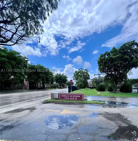 415 W Park Dr #202, Miami, FL 33172