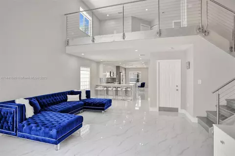 1115 Satinleaf St, Hollywood, FL 33019