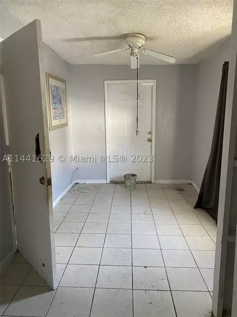 2285 W 6th Ct, Hialeah, FL 33010 photo 11