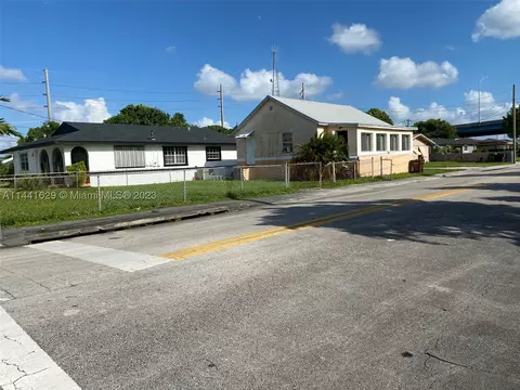 2285 W 6th Ct, Hialeah, FL 33010 photo 3