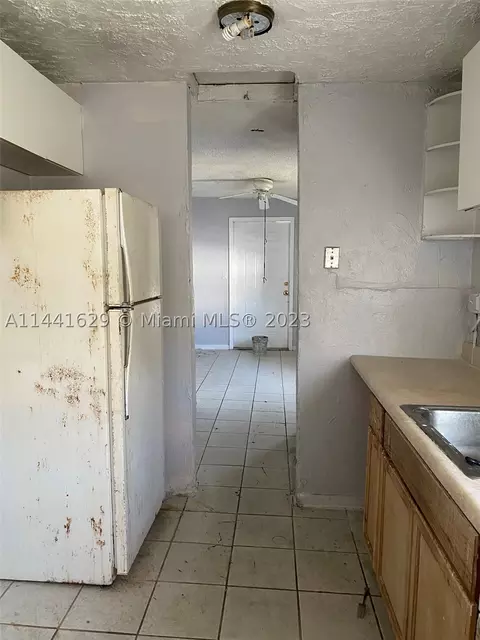 2285 W 6th Ct, Hialeah, FL 33010 photo 13