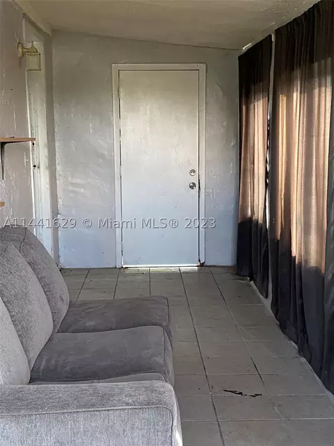 2285 W 6th Ct, Hialeah, FL 33010 photo 4