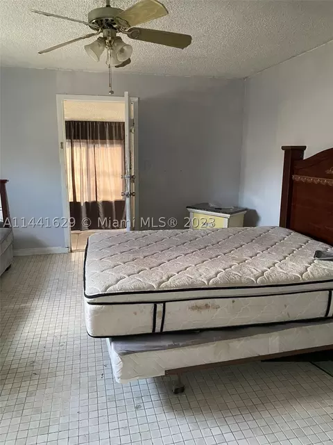 2285 W 6th Ct, Hialeah, FL 33010 photo 16