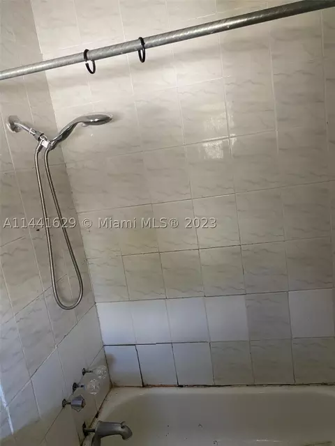 2285 W 6th Ct, Hialeah, FL 33010 photo 15