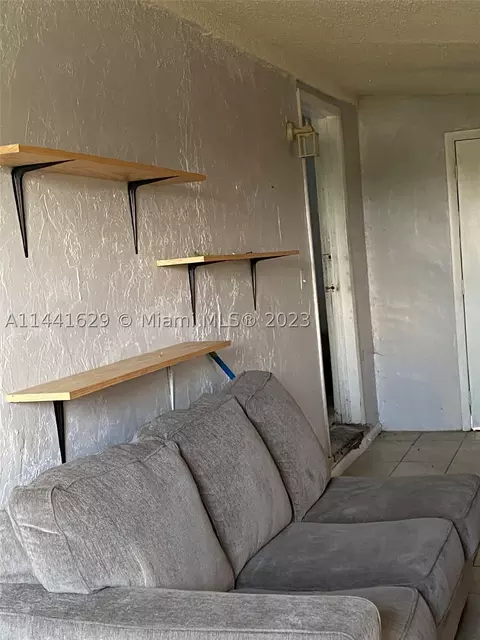 2285 W 6th Ct, Hialeah, FL 33010 photo 5