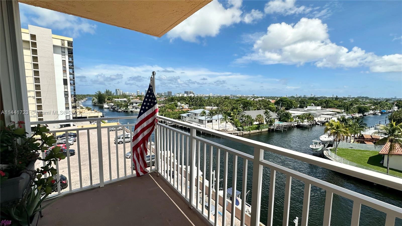 2450 NE 135th St Unit 501