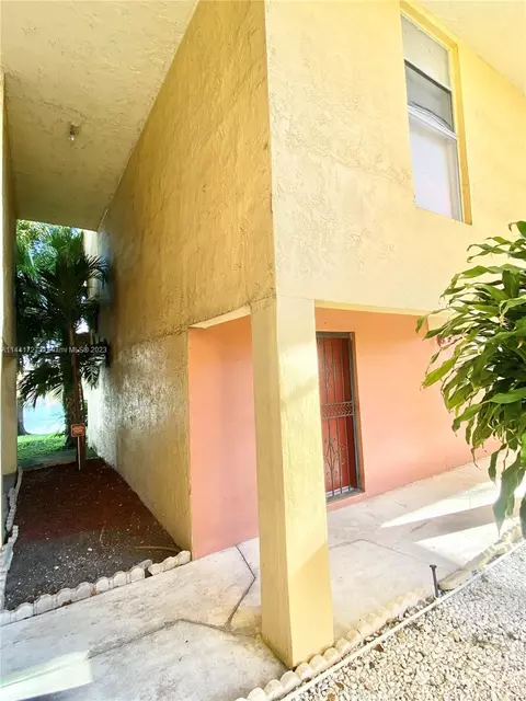 8775 Park Blvd #117, Miami, FL 33172