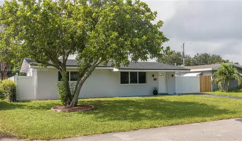 8260 NW 12th St, Pembroke Pines, FL 33024