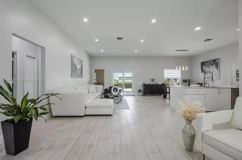 1094 Zenith St, Labelle, FL 33935 photo 3