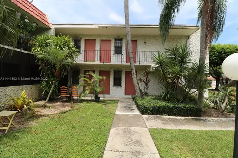 8701 SW 141st St #K1, Palmetto Bay, FL 33176