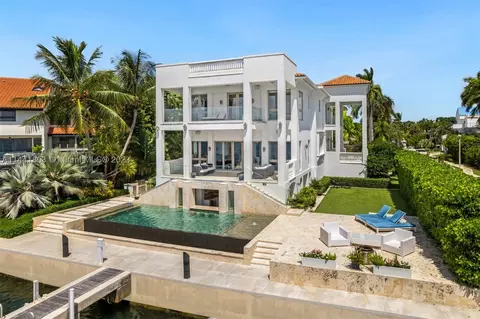 3590 Crystal View Ct, Miami, FL 33133