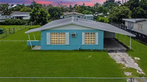 9850 SW 166th St, Miami, FL 33157