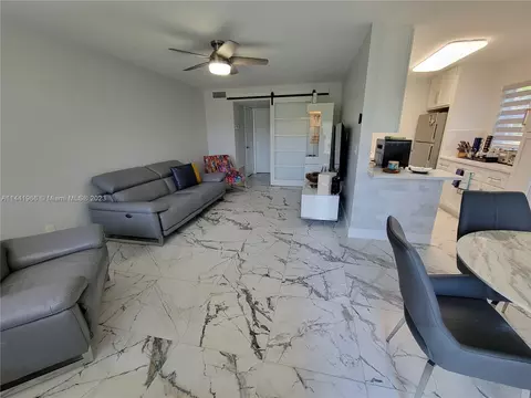 Royal Oak Ct 69 Royal Oak Ct., Vero Beach, FL 32962