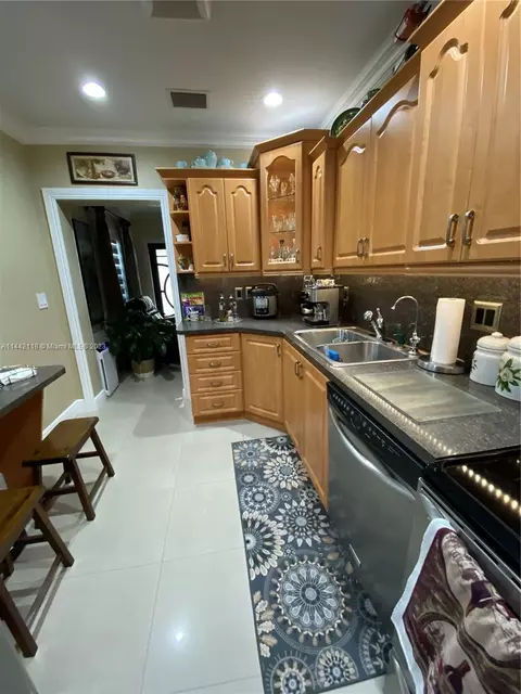 710 E 44th St, Hialeah, FL 33013 photo 21