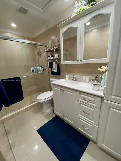 710 E 44th St, Hialeah, FL 33013 photo 7