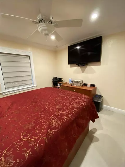 710 E 44th St, Hialeah, FL 33013 photo 12