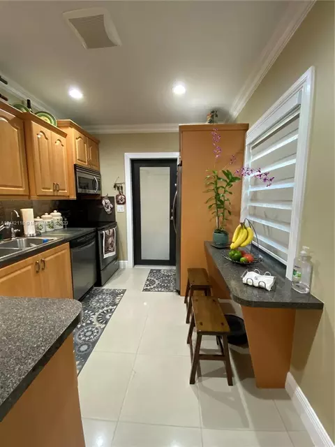 710 E 44th St, Hialeah, FL 33013 photo 17
