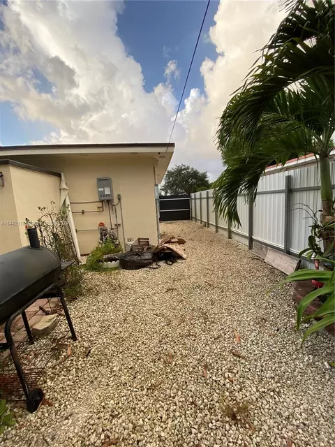 710 E 44th St, Hialeah, FL 33013 photo 31
