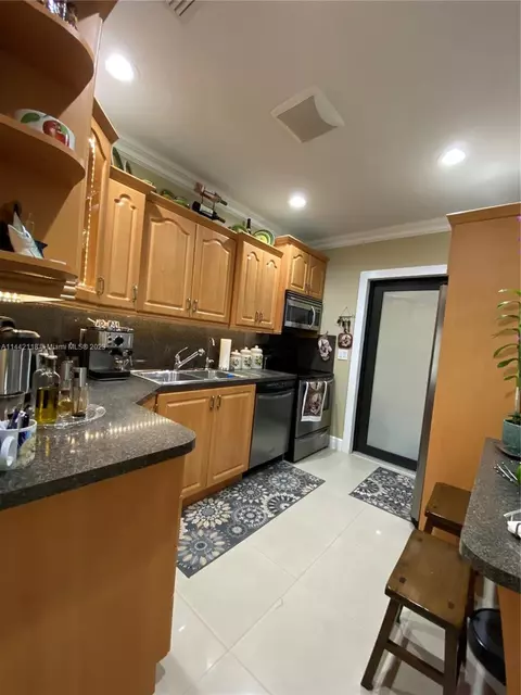 710 E 44th St, Hialeah, FL 33013 photo 16