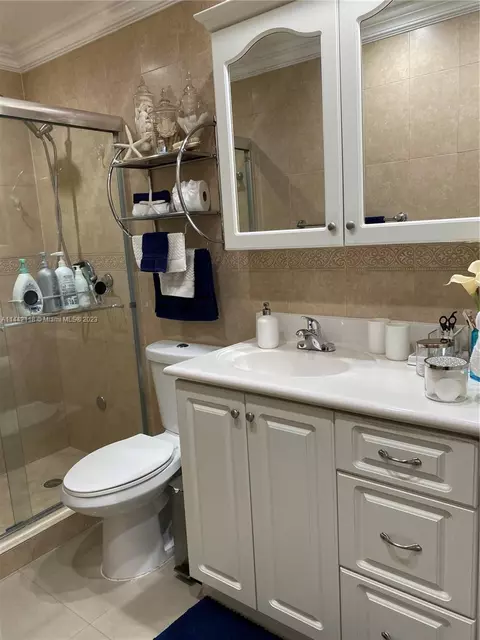 710 E 44th St, Hialeah, FL 33013 photo 5