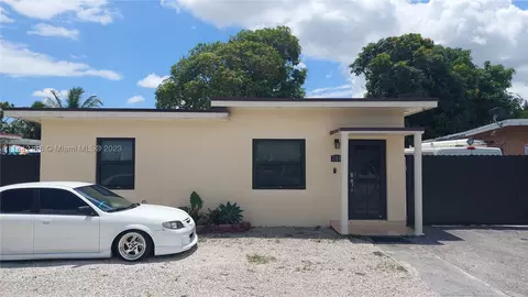 710 E 44th St, Hialeah, FL 33013 photo 1