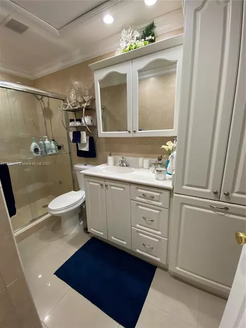 710 E 44th St, Hialeah, FL 33013 photo 6