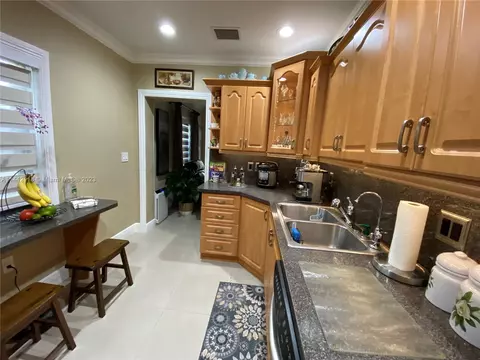 710 E 44th St, Hialeah, FL 33013 photo 22