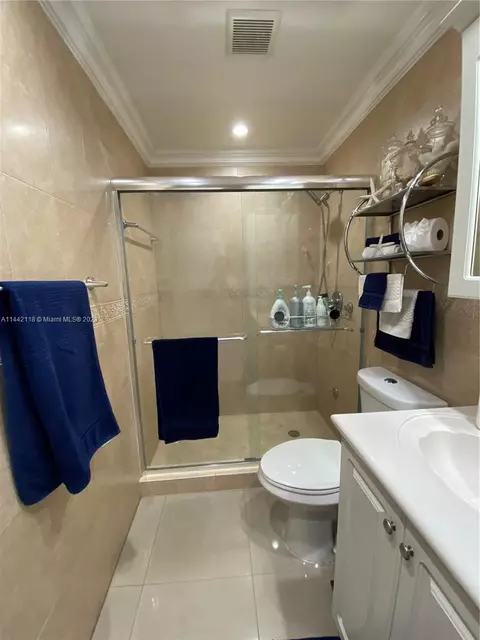 710 E 44th St, Hialeah, FL 33013 photo 8