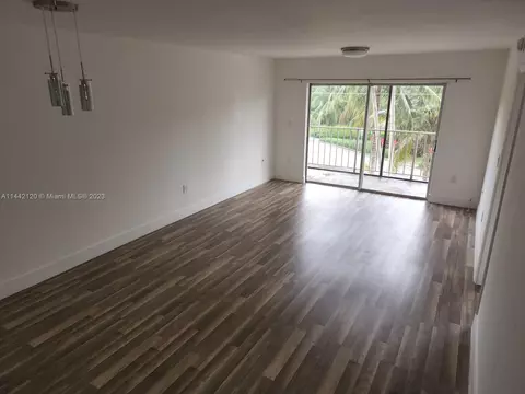 2620 NE 135th St #326, North Miami, FL 33181