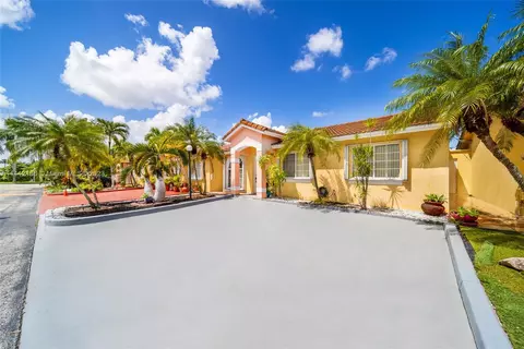 8285 NW 186th St #603, Hialeah, FL 33015