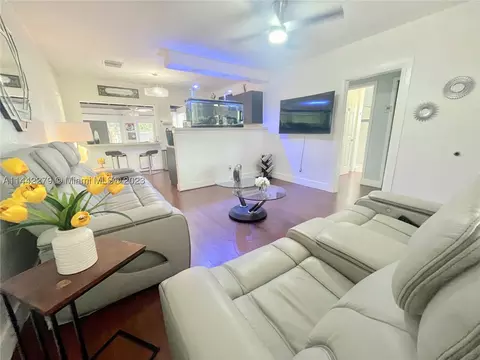 15783 NE 18th Ave, North Miami Beach, FL 33162