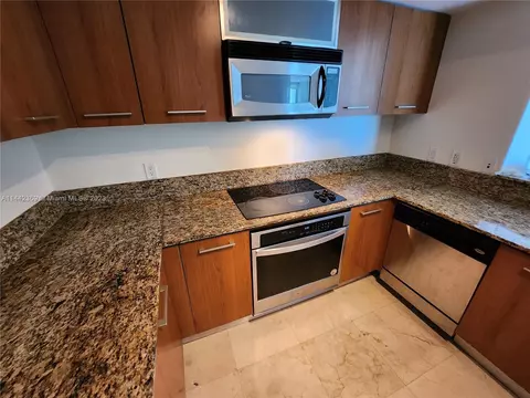 9055 SW 73rd Ct #2001, Miami, FL 33156