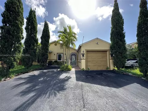 24855 SW 128th Pl, Homestead, FL 33032