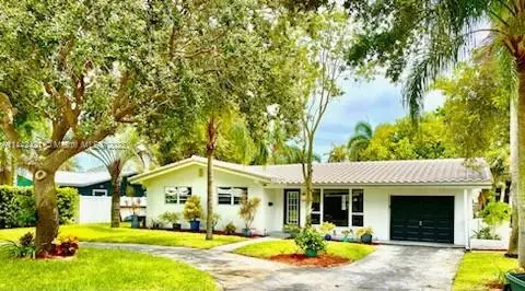 2060 NE 26th St, Lighthouse Point, FL 33064