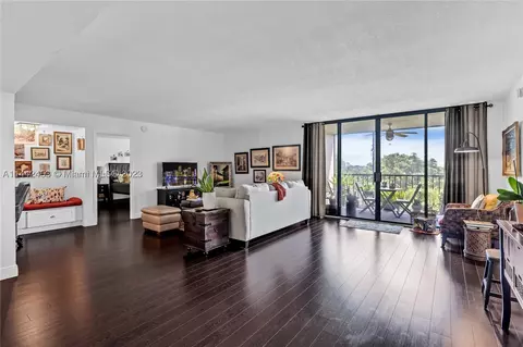 9735 NW 52nd St #501, Doral, FL 33178