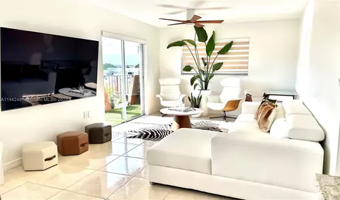 1630 W 46th St #501A, Hialeah, FL 33012
