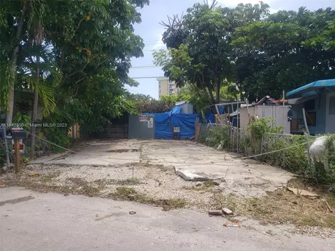 2290 NE 135th Ln, North Miami Beach, FL 33181